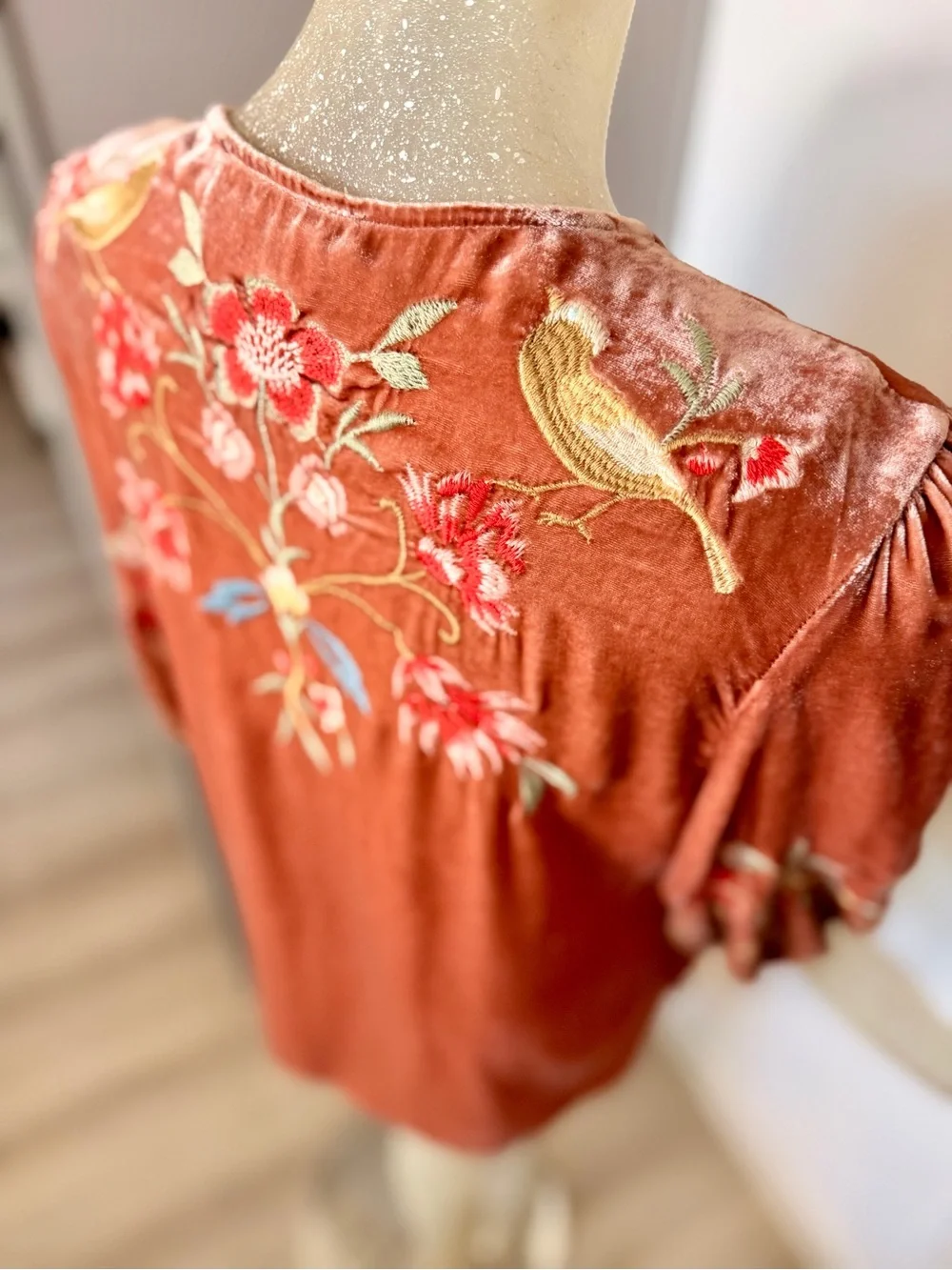 Johnny Was Clara Velvet Embroidered Peasant Silk/Rayon Blouse w/ Tassels. Sz XS